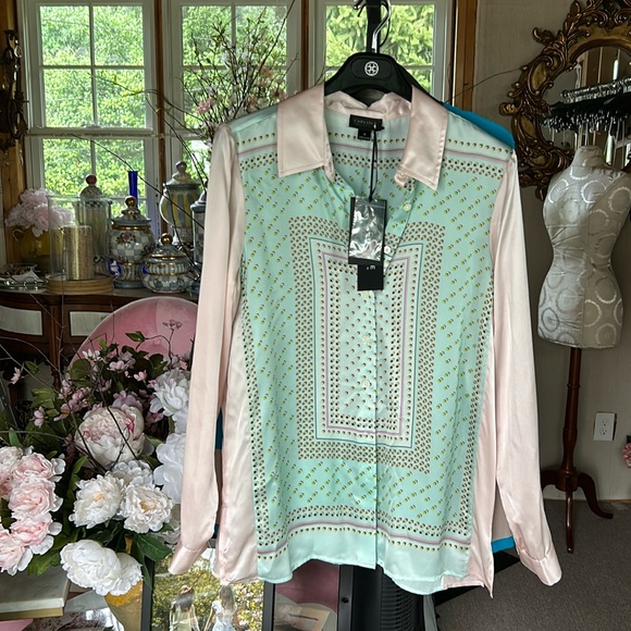 NWT Carlisle Summer House 💯% Italian Silk Scarf Print Blouse - Picture 7 of 10